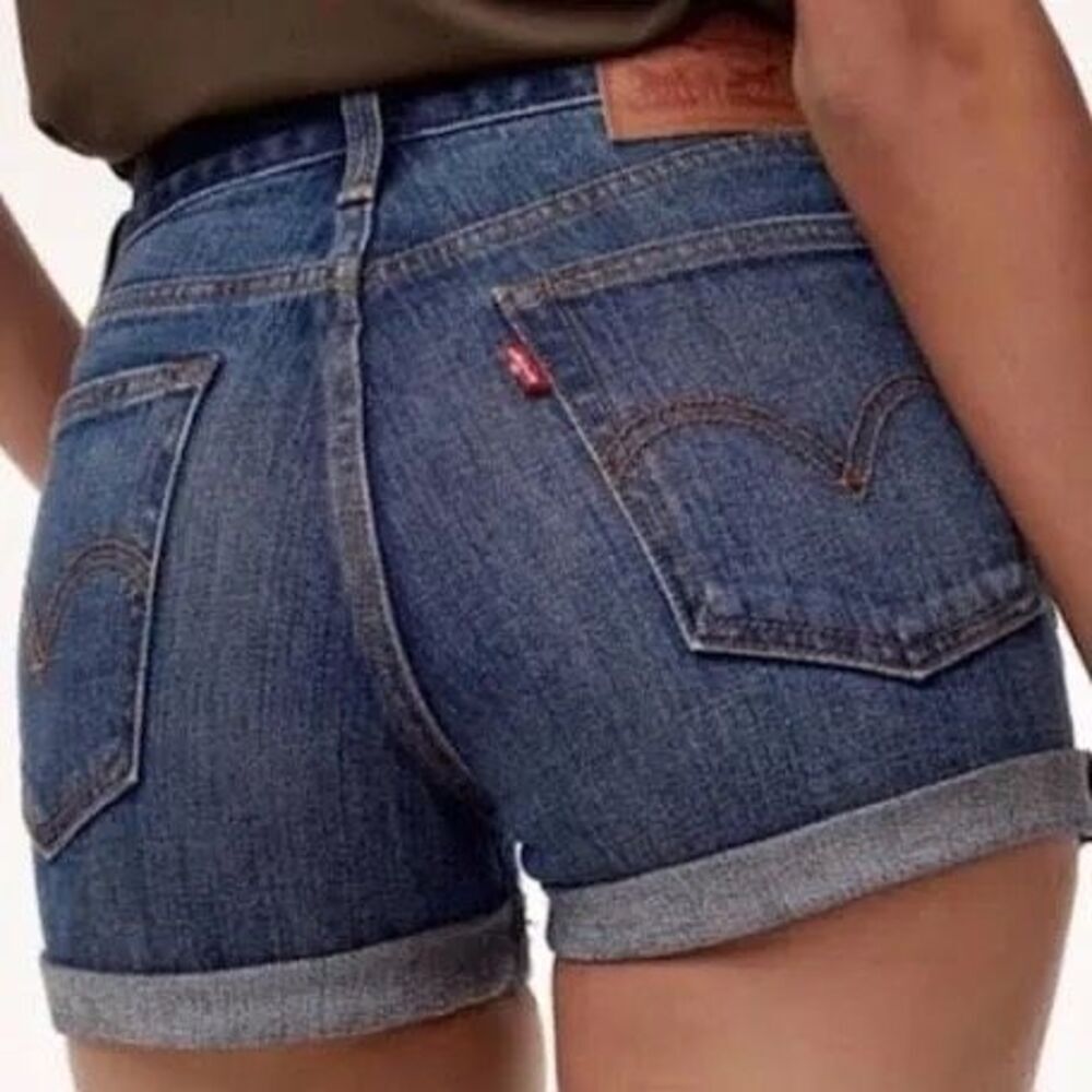 Levi’s Mid‎ Length Short - Women’s 32